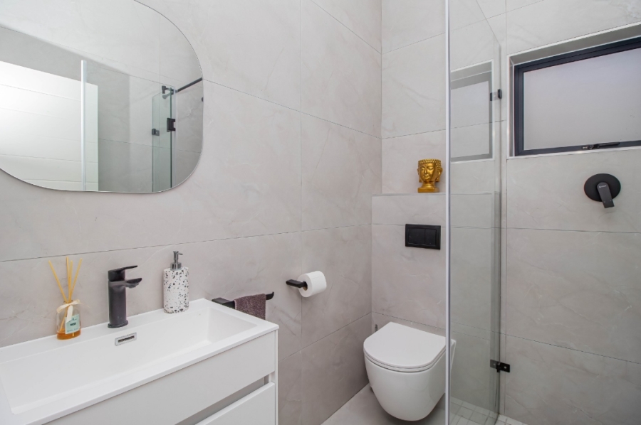 4 Bedroom Property for Sale in Sandown Western Cape